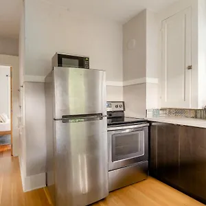 https://stay-colletion-classic-parks-eateries-local-shops.portland-hotels.info